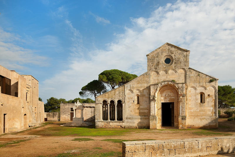 L'Abbazia di Santa Maria di Cerrate, tra storia e leggende 