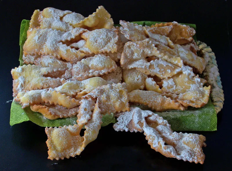 Le chiacchiere di carnevale: la ricetta per preparare questo dolce salentino