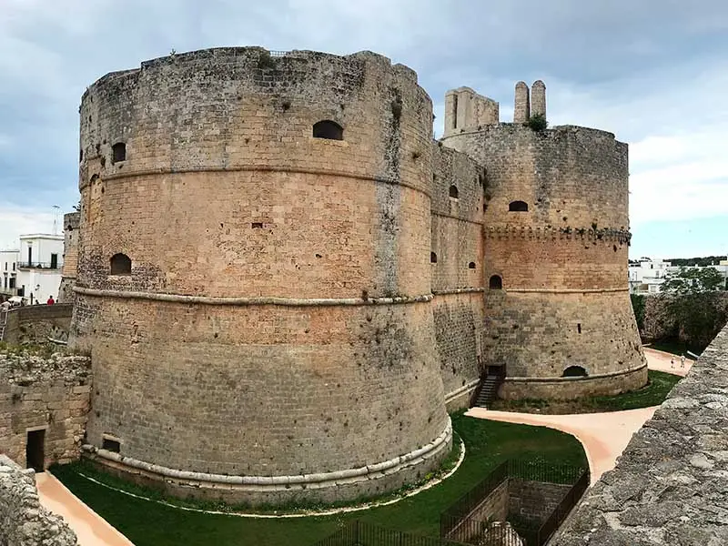Castello di Otranto: storia, curiosità, leggenda