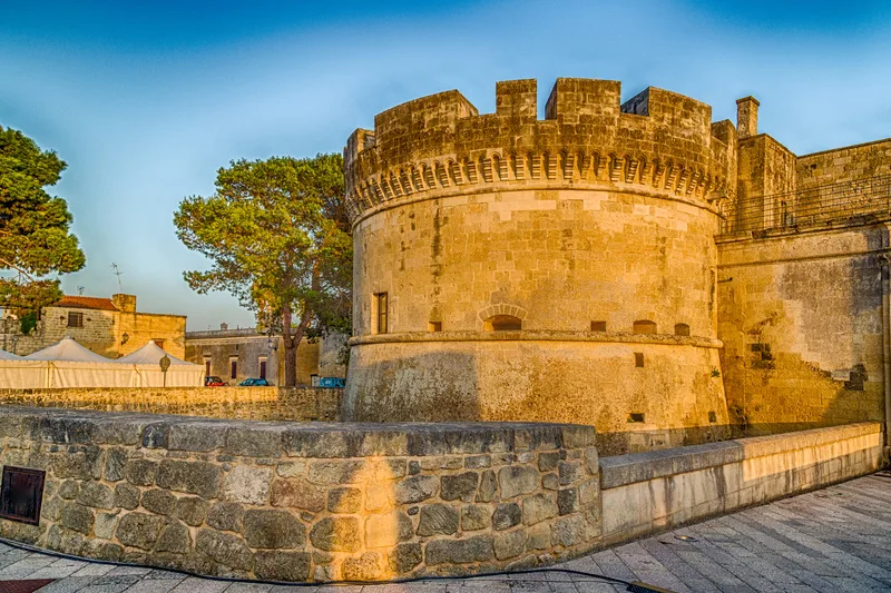 Acaya: il borgo fortificato del Salento
